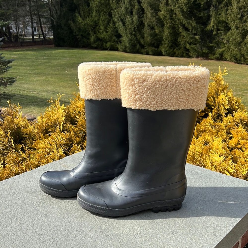 UGG Brown Shearling Lined Rain Boots- size 8
